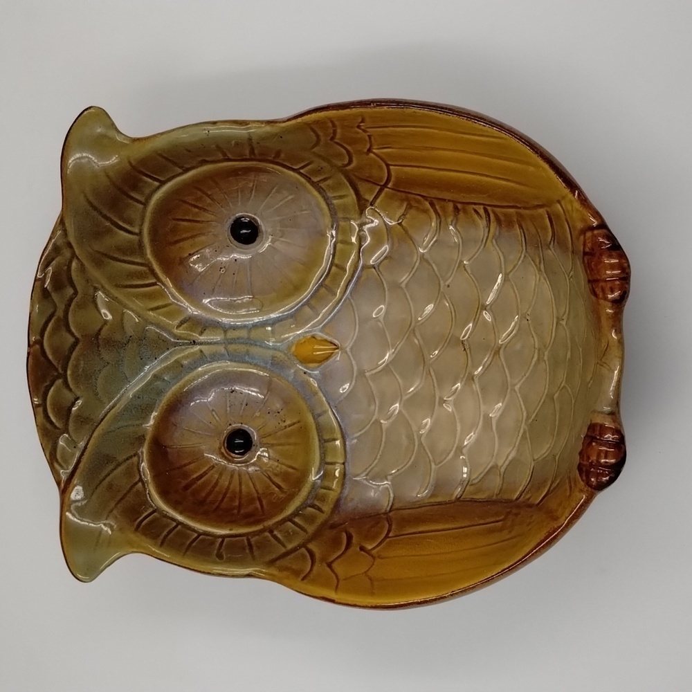 Ceramic Owl Shape Bowl 7.5 x 9.5 x 2.5 tan and blue serving bowl